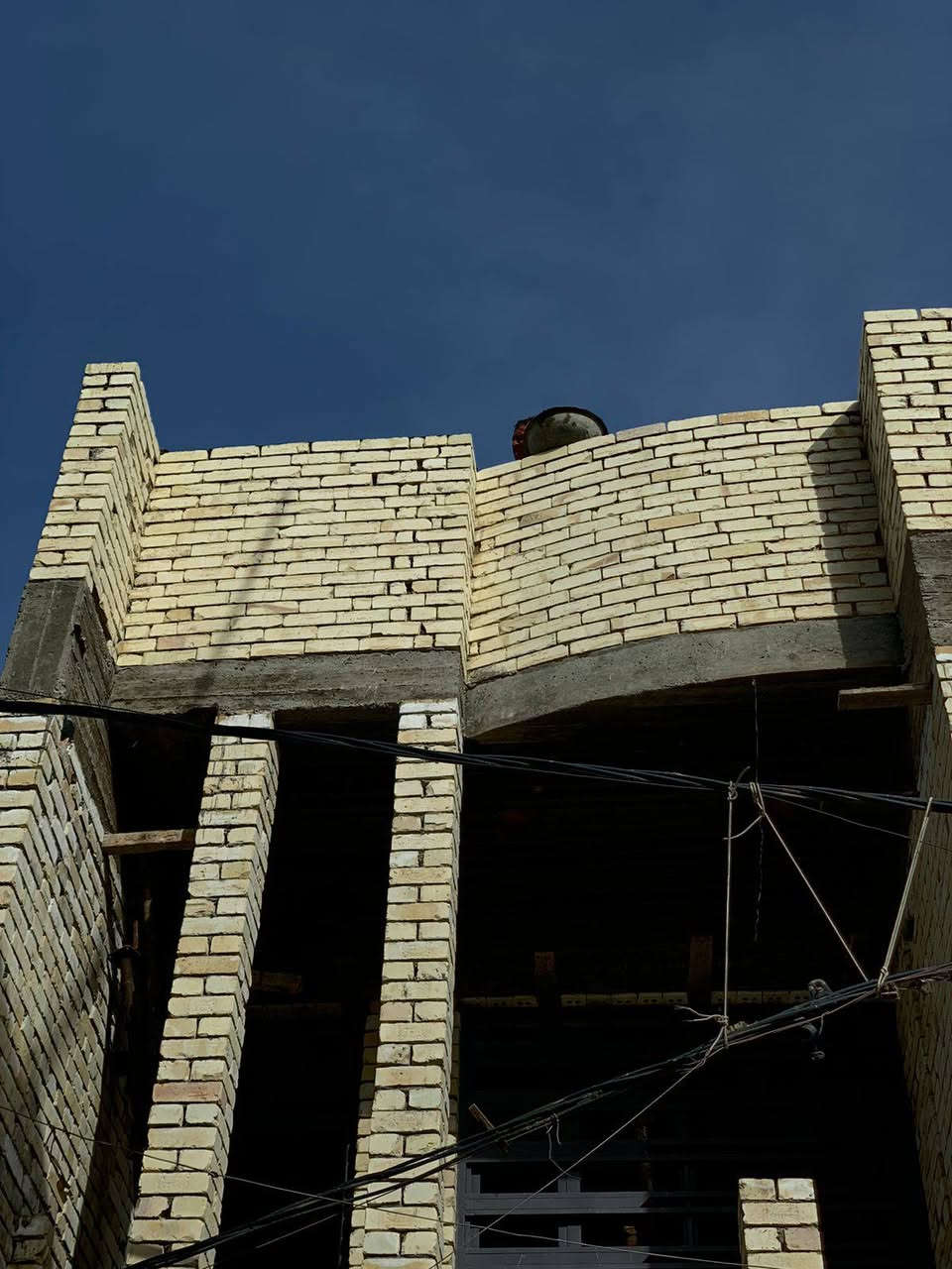 السلام عليكم وياكم اخوك المقاول ابو حسن لبيوت المقاولات والكرستا وعمل عنواننا بغداد اي استفسار من اول خادم لك الطيب عنواننا مدينه الصدر ***********
