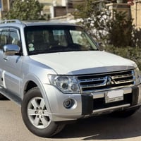 سلام عليكم عندي باجيرو للبيع موديل ٢٠٠٨. سياره لا ضربه ولا صبغ ولا تبد...