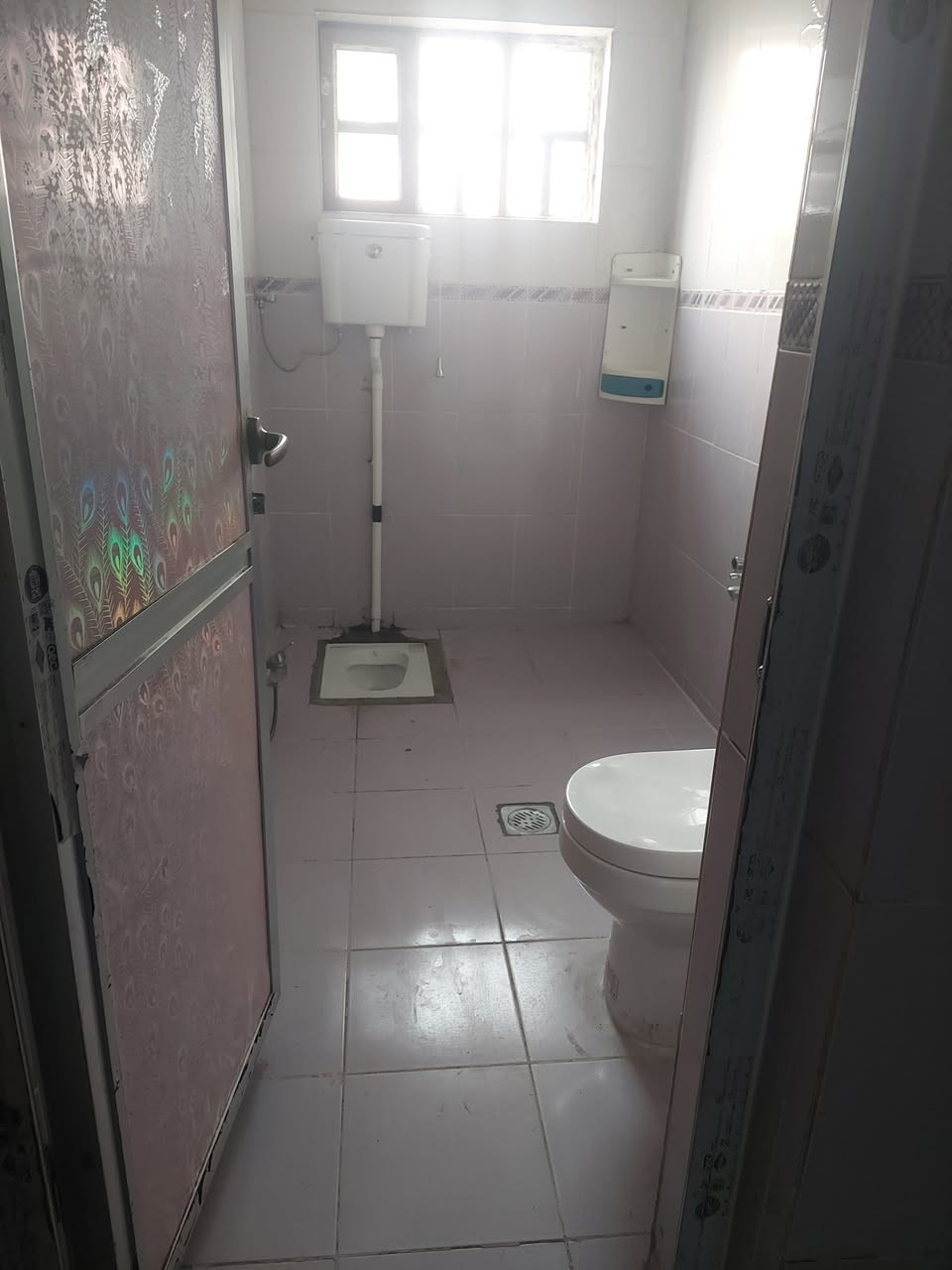 بيت للايجار ١٥٠م طابقين ٤غرف نوم مع استقبال وهول مع حمامين مجهز سخان وماطور وتانكي عدد٢ كراج خلفي وحديقه محرم المكان المهديه الثانيه الهياكل الاستفسار عله الرقم *********** ابو ياسر
