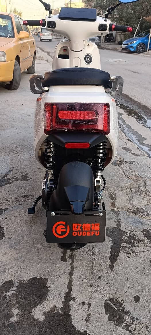 الوحش المحوري 5000w الدراجة زيرو صار اسبوع من مشتريها ومستخدمة يومين فقط الشراي يتصل ***********
