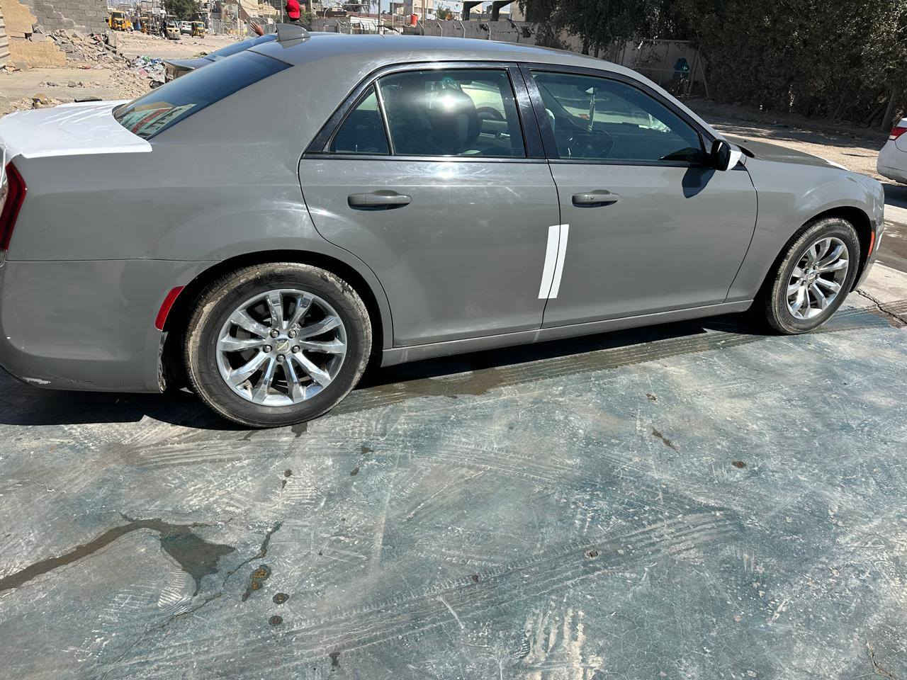 سيارة كلايسلر اوباما موديل ٢٠١٩اصل سمنتي S تو ويل انتورك
سيارة جاهزة كامله 
وارد امريكي
شاشة كار بلاي
كشنات كهرباي 
كشنات جلدابيض حرف Sحضن
تشغيل عن بعد 
لايت زنون 
كامرة خلفية 
محرك ٦سلندر 3600
كير مكينة حداده بلادي
بدون بنرامة
 ماشية 82m
رقم بغداد جديد   نكليزي 
سيارة مال بيت لا طالعة ولا شي 
سيارة حادثة دعاميات مكسرة ومصلحينهن نفسهن بارد بل جاملغ خلفي كد شبر ونص 
مكاني بغداد مدينة الصدر ***********
ملاحضة سنوية.صاقطة
