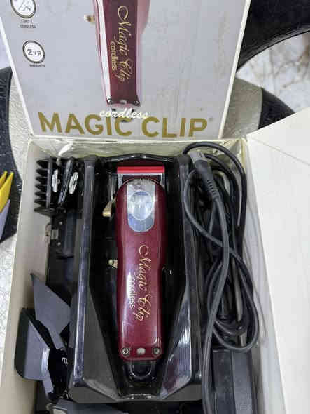 مكينه حلاقه WAHL أمريكي اصلي وشرط الشغل مكينه نضيفه كلش قيم بل يرضي الله مكاني بصره رقمي ***********
