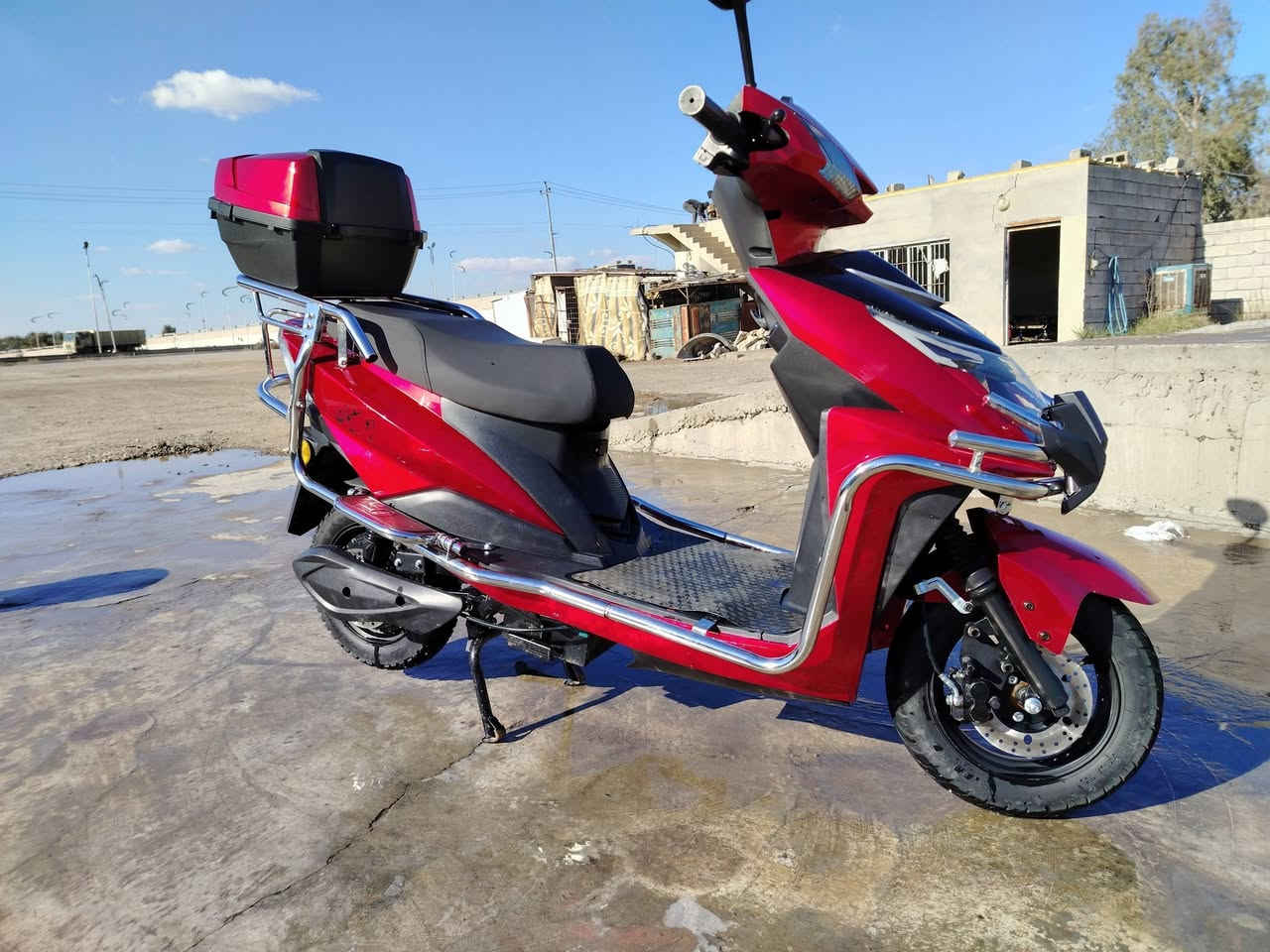 السلام عليكم دراجه لبيع جديده جدا مابيه اييي شيي كله شغال صار شهرين من أخذته فتح كرتون السعر 750 وبيه مجال بسيط الرقم ***********
