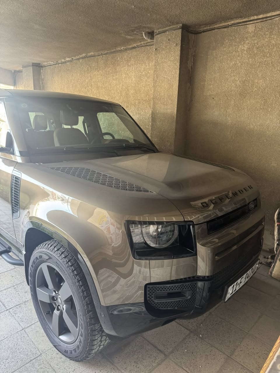 لاند روفر دفيندر
موديل 2025 زيرو رقم بغداد

• المحرك: 6 سلندر 3.0L بنزين

• القوة: 300 حصان (P300)

• الدفع: رباعي AWD

• القير: أوتوماتيك 8 سرعات

• المقاعد: 8 ركاب - 3 صفوف (عائلية بامتياز

مواصفات X-Dynamic SE المميزة:

Apple Carplay & شاشة لمس كبيرة مع

Android Auto

٧ كاميرات °360

ل أنظمة قيادة على الطرق الوعرة Terrain

Response

ل مصابيح LED كاملة

ل جنوط رياضية 20 إنج

٧ مقاعد كهربائية + مقود متعدد الوظائف

٧ أنظمة أمان متقدمة (نقطة عمياء - المحافظة على المسار - مثبت سرعة متكيف)

ل بانوراما وانارة محيطية

ل صندوق كهرباء شفط

• الحالة: زيرووو

الموديل: 2025

X-Dynamic SE :الفئة

) للاستفسار والسعر تواصل ***********
