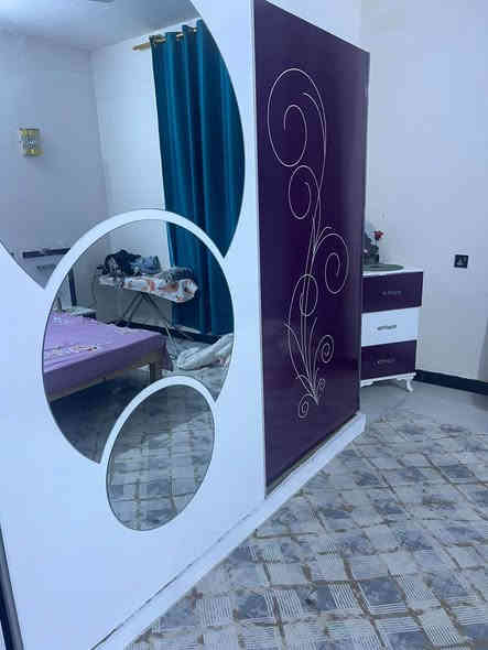 مرحبا غرفة للبيع سعرها 400 مابيها أي ضرر استخدام سنة وحدة فقط تحتوي على 6 قطع رجاءً بَسـﮧ الشراي يتواصل ؏ هذا الرقم *********** كربلاء
