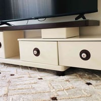 طاولة تلفزيون • سطح زجاجي • سليمانية