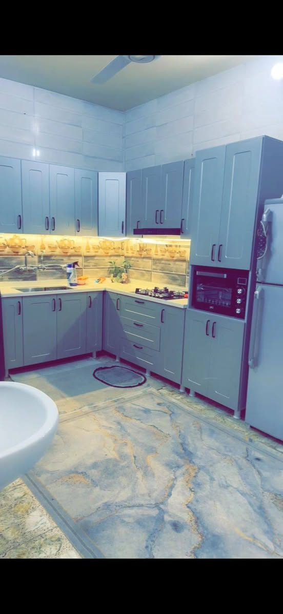 السلام عليكم كاونتر للبيع بعده جديد استعمال شي قليل كلش السعر مليون وربع مكان حي القاهره ***********
