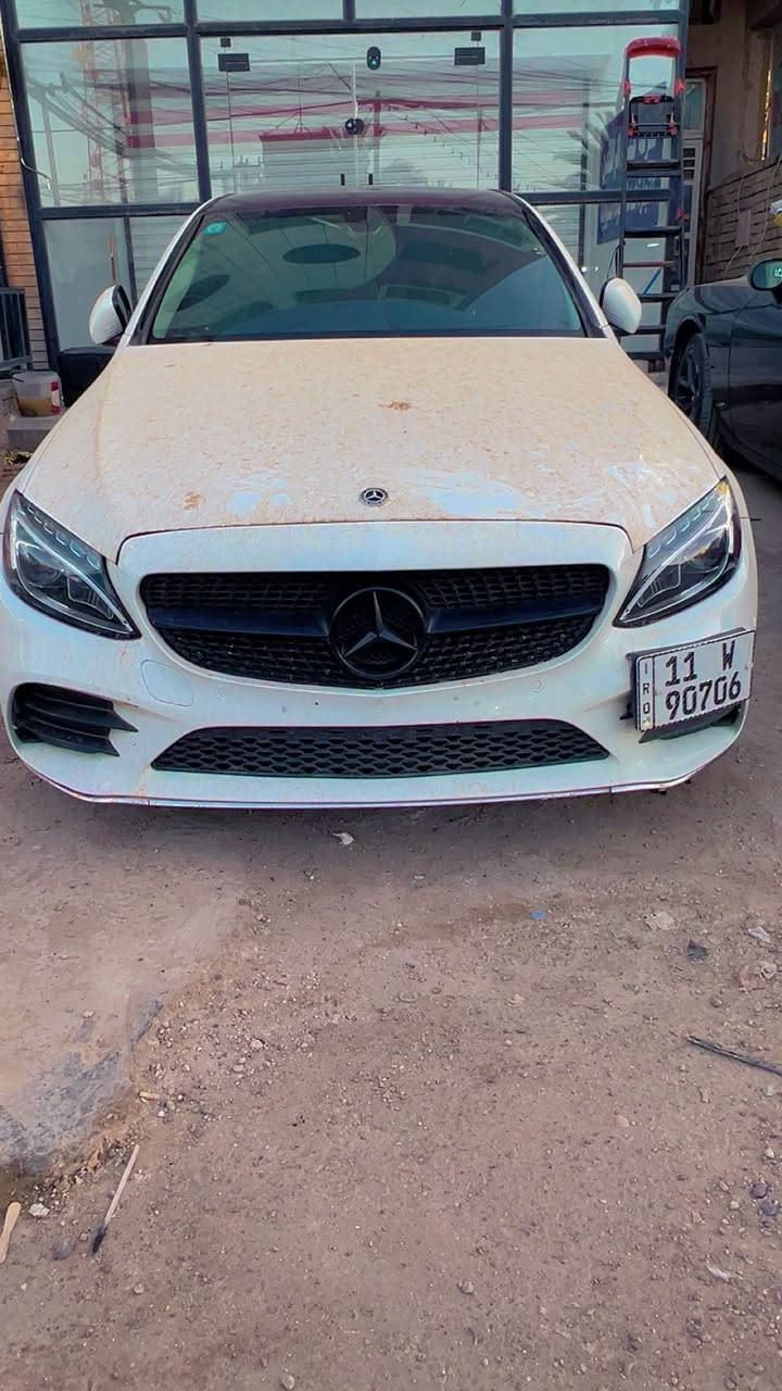 مارسيديس C300
الموديل 2018
فول مواصفات فتحه 
حساسات اماميه خلفيه 
هند بريك بصمه
كامره 360 درجه
رادار متعدد
مري قلاب 
صندوق كهرباء
دبل ماوس تحكم 
كشنات تدفئه كشنات كهرباء 
خزن ميموري اناره داخليه
وضعيات قياده متعدده
وبيها هواي مواصفات
العنوان بغداد شارع فلسطين 
***********
