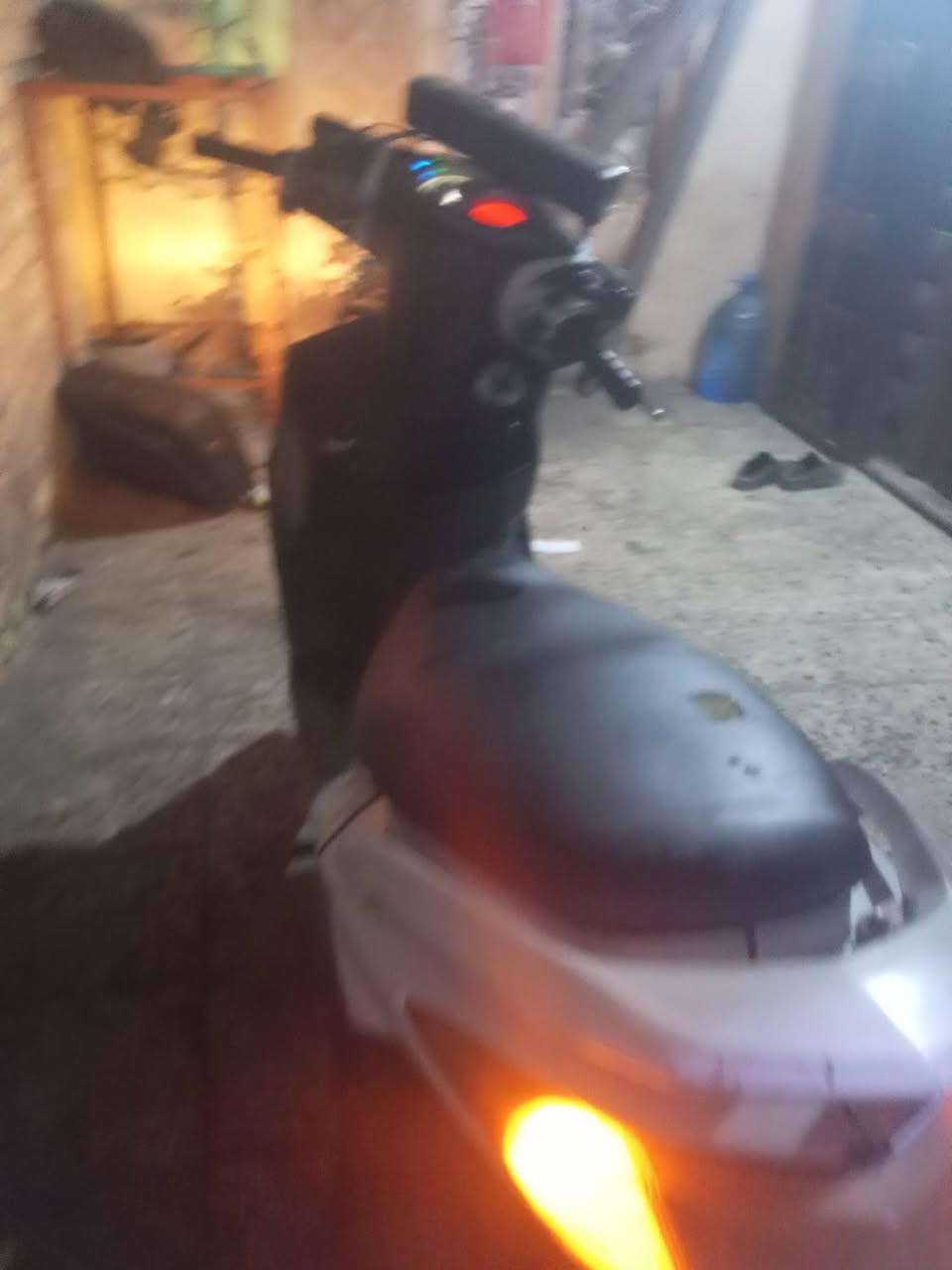 السلام عليكم.
دراجه سكنس فحل كاملله من كل شي 

الدراجه كابريتر. الدراجه خير من الله

الدراجه نكره سلف ب اي وقت تجي نكره

الدراجه فقط بيهه صوت تفيلس يسوونه ب 10 الاف

الدراجه كل كهرباءياتهه شغاله كلهه لايتات اشاير هورن

الدراجه معروضه ب 350 وبيهه مجال حق الجيه فقط

للستفسار. *********** متواجد ب كل التطيقات 

. 
.. مكلف ب النششر.. 

طبعا من رخصه لادمن..
