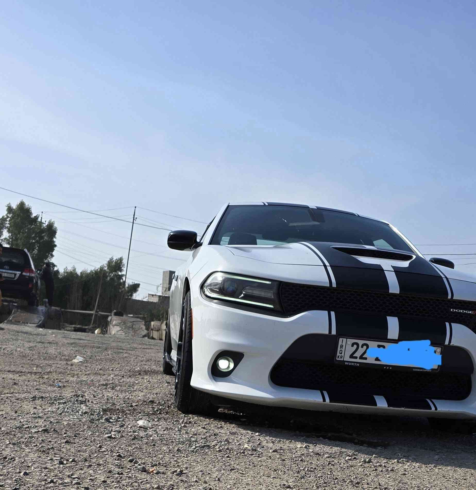 السلام عليكم ورحمة الله وبركاته
دوج تشارجر 2022 وارد امريكي ضرر كلش بسيط خشم البونيد والجاملغ بدون دواخل بدون تبديل اي قطعه ماشيه 71 الف رقم اربيل تحويل مباشر للأستفسار ع الرقم التالي ***********
