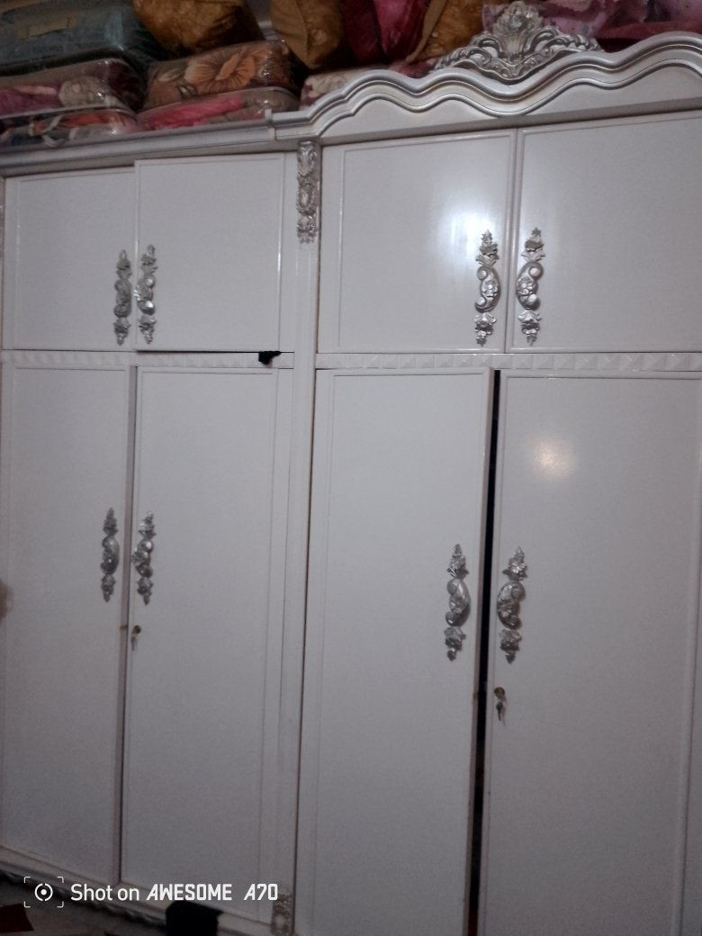 غرفة نوم صاج عراقي درجة اولى للبيع 
تتكون من 11 قطعة 
نضيفة جدا 
العنوان قضاء عفك 
***********
