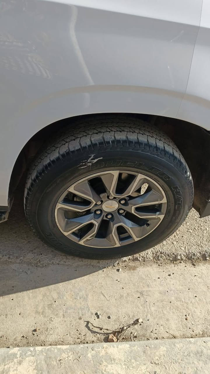 ويل كب شوفر 23 LT
حجم 20 اصلي امريكي للبيع 
السعر مليون و ميه ( 1100) 
مكاني بغداد حي اور 

***********
