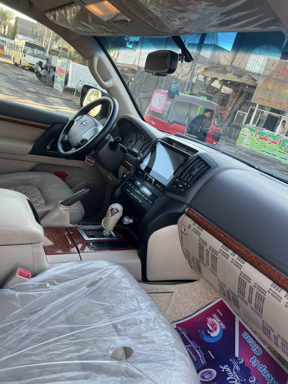 لاندكروزر 2015مكفوله عدا الدعامياترقم بغداد  العنوان بغداد الشعب***********غير متواجد ع الفيس
