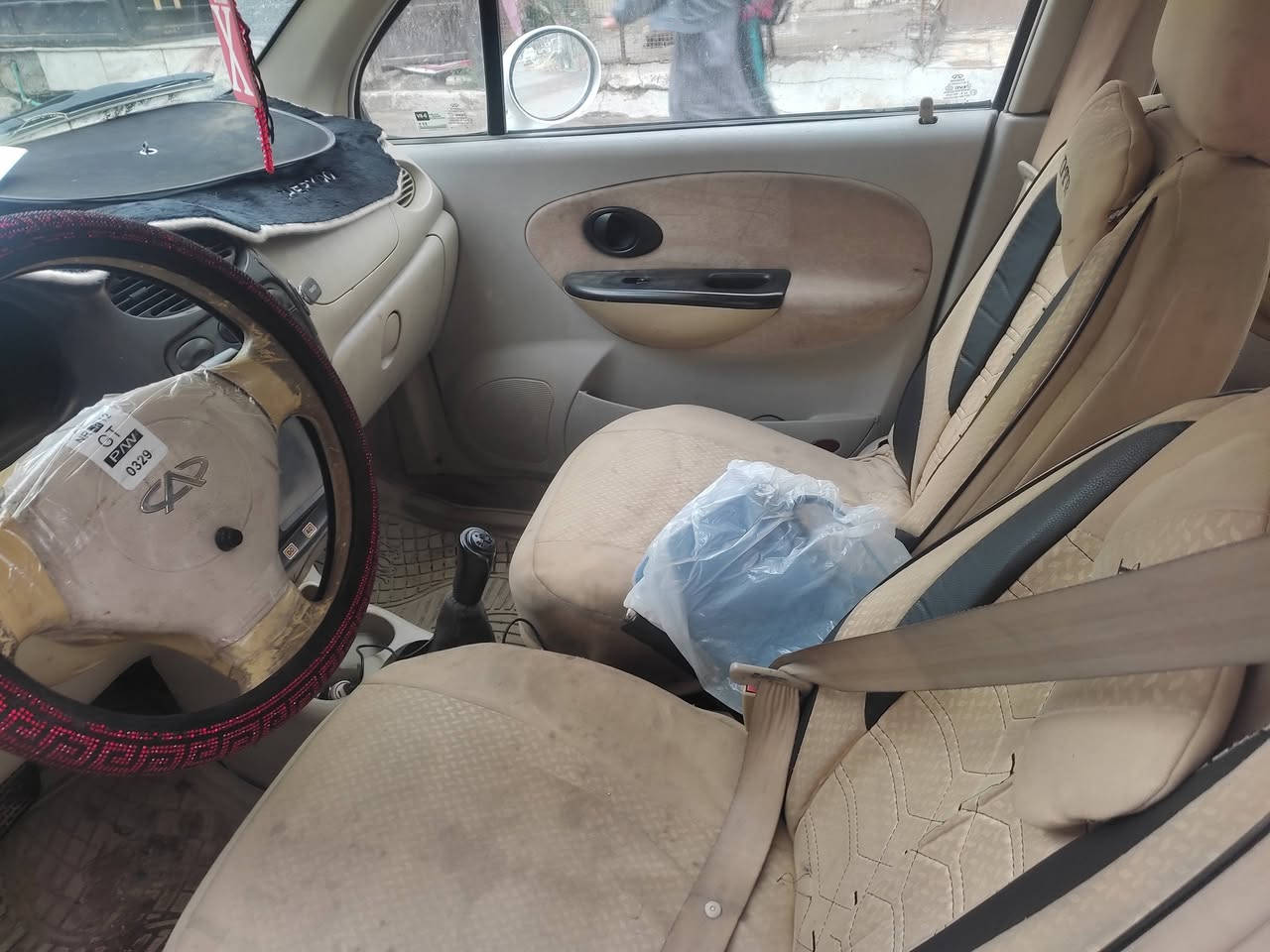 سلام عليكم شيري كيو كيو 2013 مشروع وطني بصره الرقم الانكليزي جاهزه من حداديه بطارية تخم بلكات داينمو وقوايش محرك كير كهربائيات كفاله 
ملاحظه نقص نضوح من البوري مال الكير 
التايرات الاماميه بيهن ميلان ميزانيه وترتيب القواعد الطبله بسبب الخياس رتبتهن ويحتاج ترتيب وميزانيه مرتبه 
التبريد غير شغال 
الرقم *********** بغداد 
السعر قفل22ورقه
