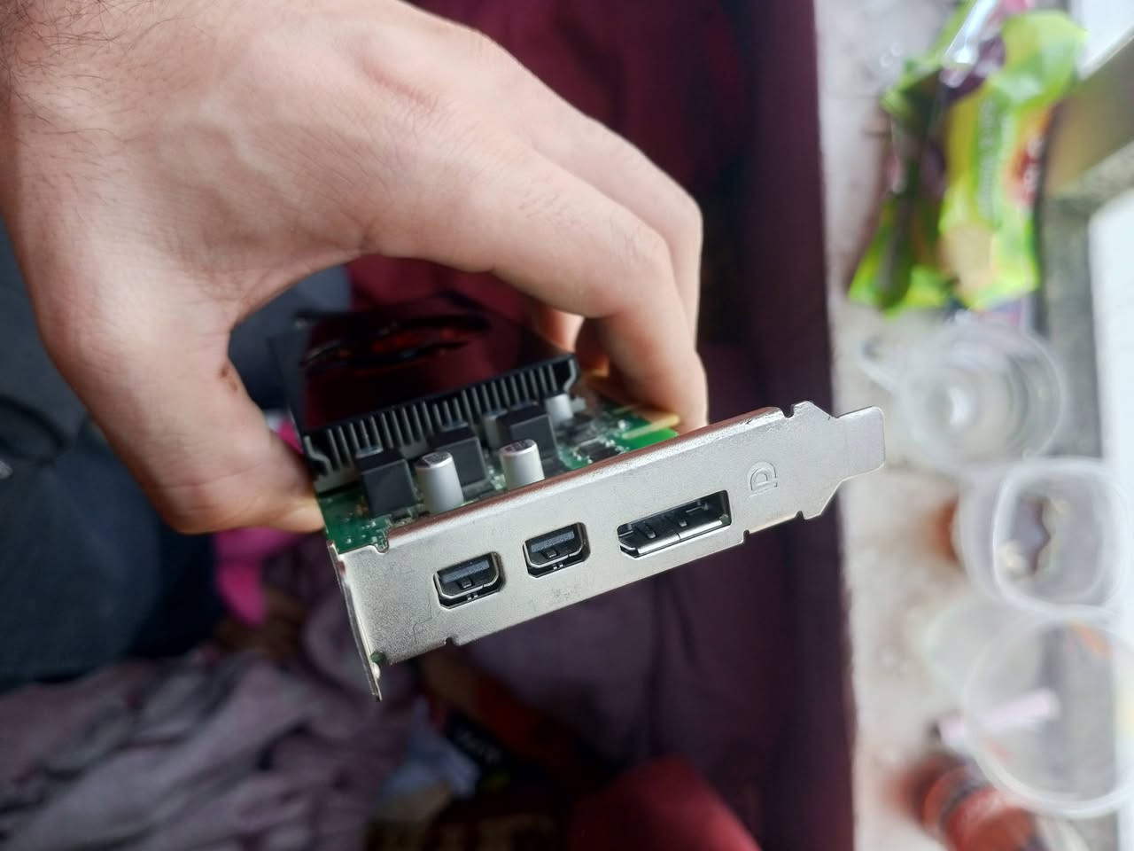 rx 550 4 GB AMD  يجي مني صغير
بدون منفذ طاقه 
يشغل 1080p
العاب متوسطة 
مراوس وية شاشه تدعم HD منفذ 
نجف


**إذا كنت صاحب هذا الإعلان وتريد حذفه لأي سبب، رجاءا أرسل رسالة إلى الدعم الفني**