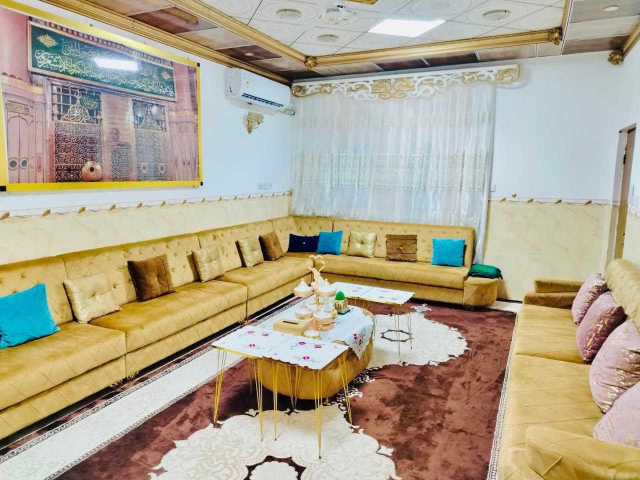 للبيع دار الديوم حي التوحيد قرب جامع الويس 
200م عرض الشارع 15م
(10*20)
 للاستفسار:- مكتب نصير للعقارات 
العنوان  / القادسية  وسط شارع قطعة 500 

***********

نرفق لكم صور الدار .
