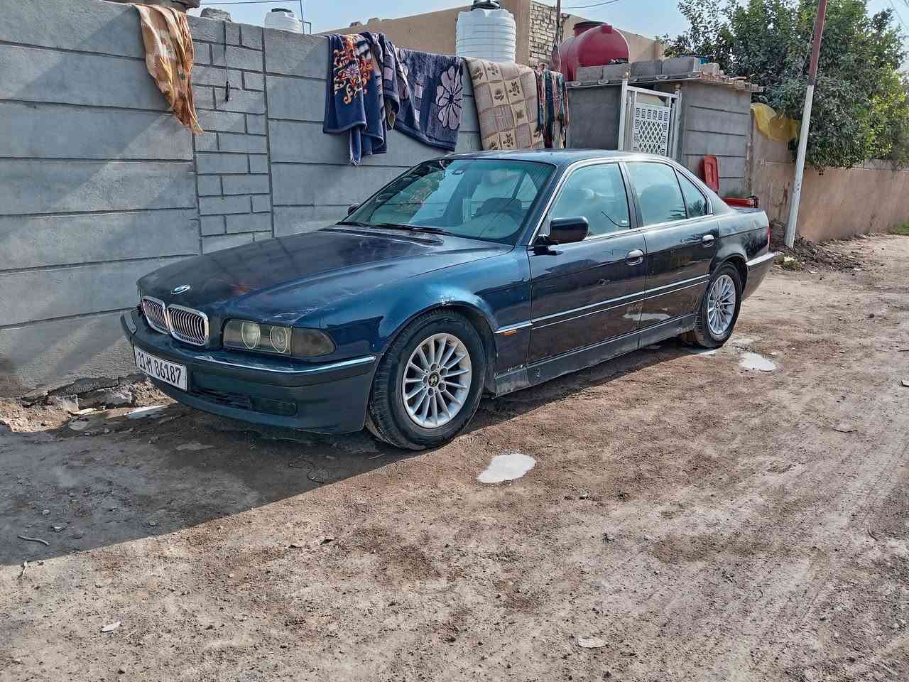 سلام عليكم للبيع بي ام خفاش مديل 96 رقم بغداد بسمي سياره كير ومحرك كفاله  السياره بس العربانه الوره تعبانه كرهبايات شغاله  بدو تجطيل السياره بيه مكانات جارده سياره خير من الله  العنوان واسط صويره السعر 60 وبيه مجال ***********
