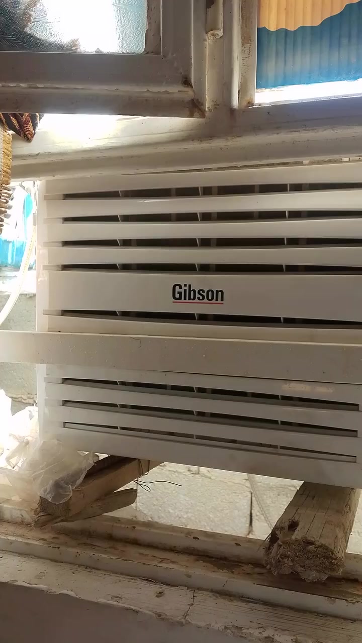 سلام عليكم مكيف جبسون سعر 300 بي مجال جديد ماطاب تصليح نضيف تبريد ثلج كربلاء حي  العباس شارع الحداد ***********
