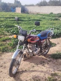 يوجد موطور للبيع اربعه كير نامي محرك نضيف شرط كل شقال بس شقل ومش السعر...