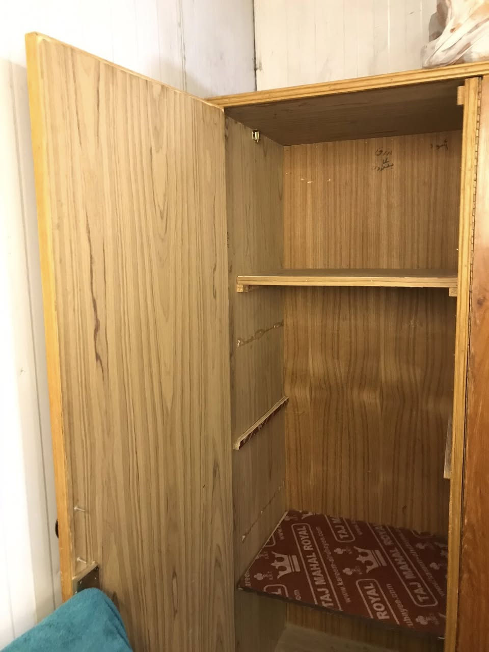 كنتور 3 ابواب جبير للبيع 200 الف وبي مجال
بغداد المنصور 14 رمضان 
***********
واتساب
