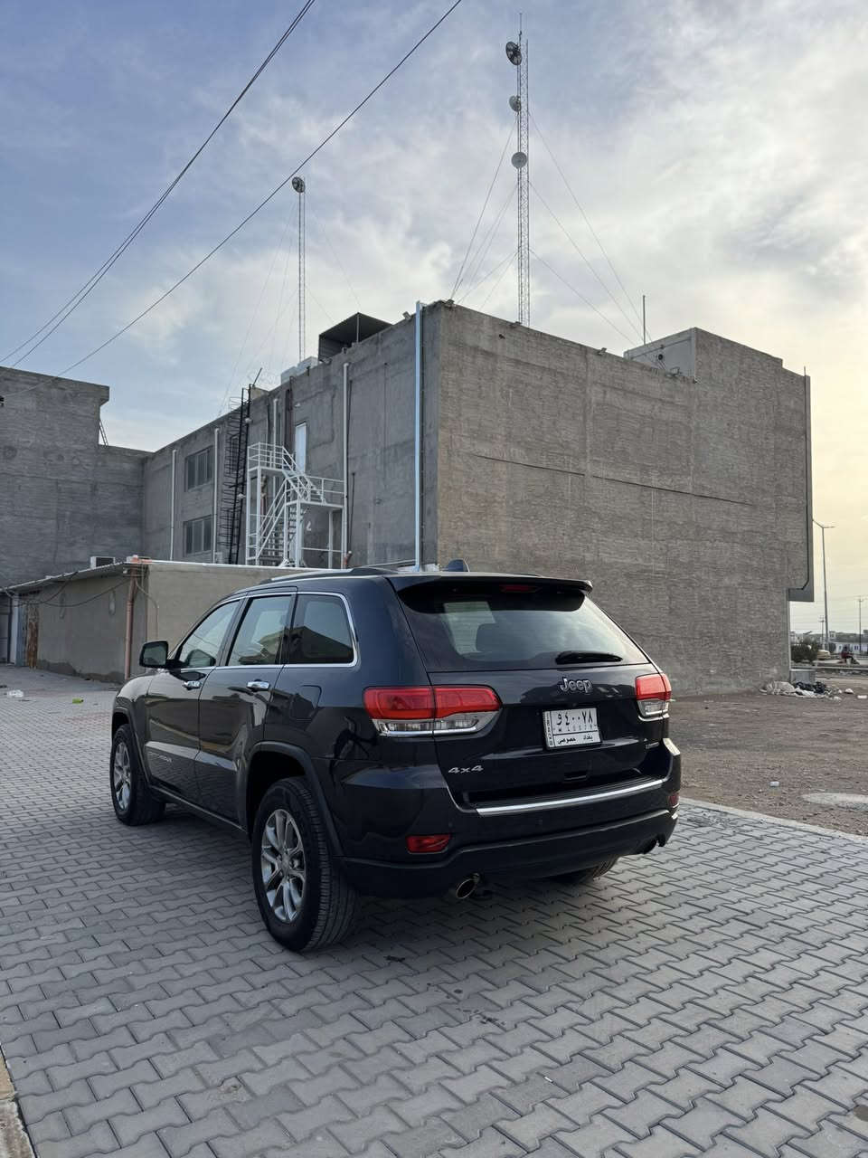 السلام عليكم
جيب شيروكي خليجي
موديل 2014 ارغب موديل 6 سلندر   
لون رصاصي غامق مكفولة كفالة عامة من الصبغ والتبديل گير ومحرك مكفول 
فول مواصفات ليمتد 1/1 عدا الجكات مواصفاتها
فور ويل 
بانوراما 
كشنات جلد وكهرباء تدفئة وتبريد
ستيرن كهرباء وتدفئة
صندوق كهرباء
حساسات امامي خلفي
وباقي مواصفات الفول معروفة 
رقم بغداد تحويل ثاني يوم 
السعر 220 
مكان السيارة صلاح الدين تكريت للاستفسار 
***********
