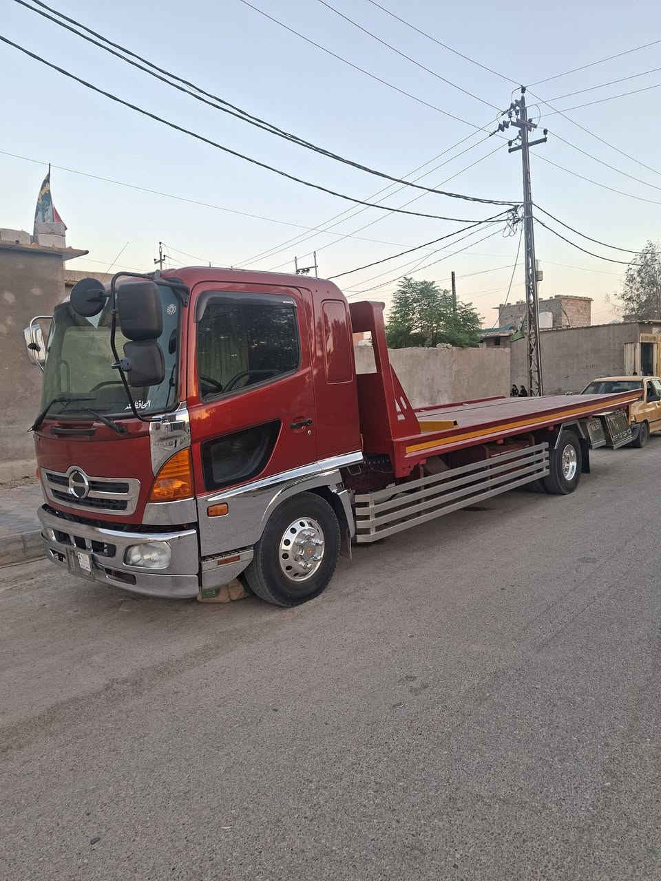 سلام عليكم هينو شيطان صطحه للبيع موديل 23 دخول جديد مكينه 5 سوبر طول سته و 60 مامشتغله بالعراق مكفوله العنوان واسط الصويرة ***********
