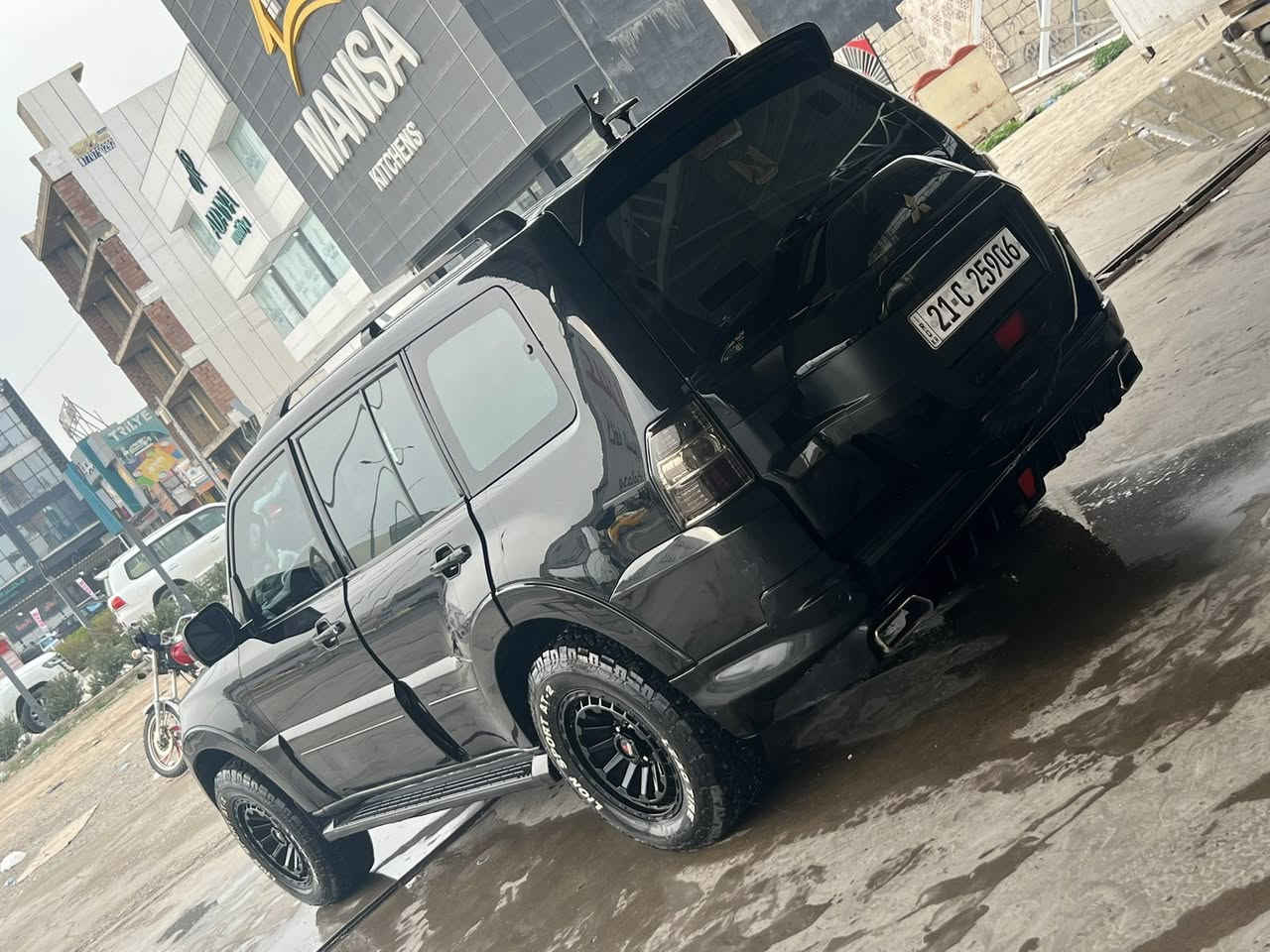 ٢٠١٦
حبتور فول مواصفات خليجي 
تايرات جبلي اصلي وياله  اصلي ٩ انج 
مروحه كهربائي اصلي بدال مروحه الكلج تبريد ثلج وحماوه اقل نص لايتات امامي محدث مع عدسات ولايت اصلي سياره مابيها اي عيب كير محرك اكسل كلها بشرط ماشي ٩٠ الف كيلو حقيقي 
وياله بلادي ومروحه كلج باقيات هم 
سعر ١٥٠بيها مجال صبغ صفحه السايق بدون حادث آثار شخوط وكذا وتحياتي
مكاني كركوك ***********
