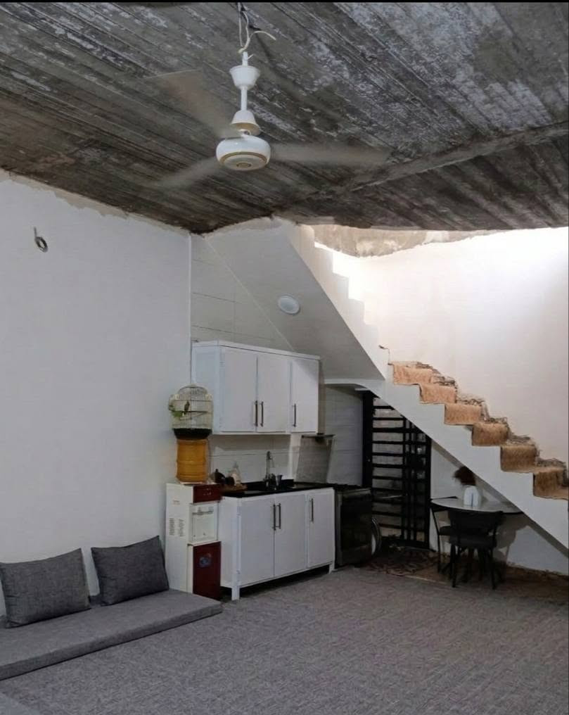 بيت 100 متر حي ميسان قرب سكلة الكرعاوي عايز سقوف ثانويه وارضيه بورسلين سعره 45 وبي مجال للشراي ***********
