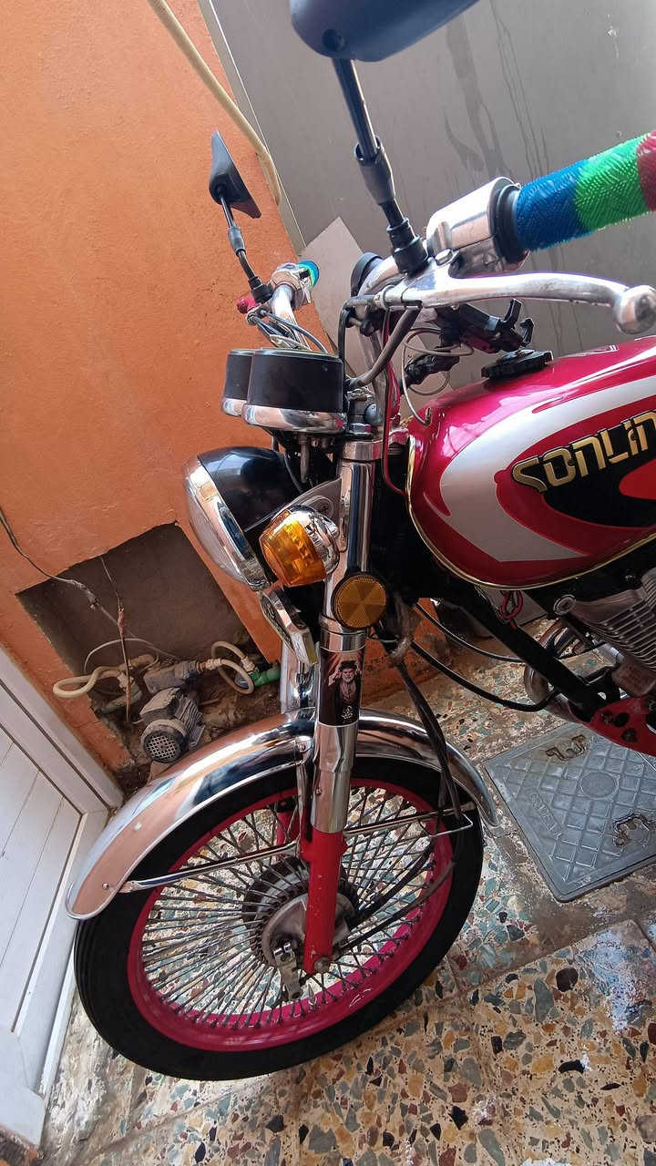 السلام عليكم دراجة اربعه گير موديل 22 مكينه ما مفتوحهه ابدا رقم وسنوية باسمي امداور ثاني يوم
 للتواصل ***********
