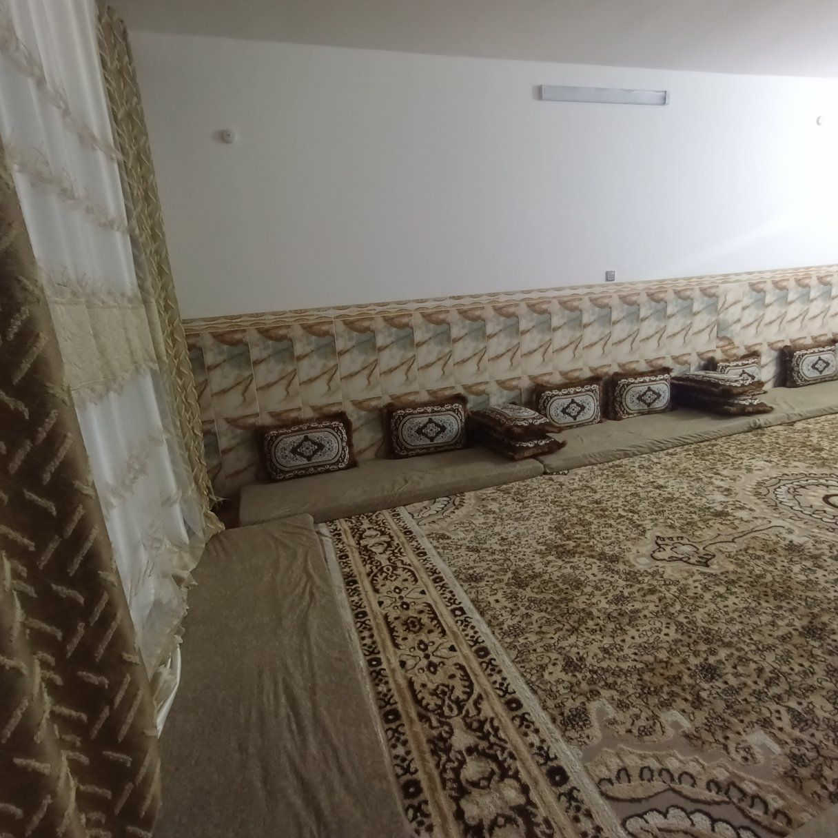 عقار للبيع

في حي الشهداء خلف جامع المرسلين قرب ماركت نيو للتسوق و كوفي مزاج

نوع العقار طابو سند صرف

المساحة 250م²

محتويات العقار طابق واحد

غرفة +غرفة استقبال (هول)

استقبال +صالة+مطبخ

السعر 130 بي مجال بسيط

للتواصل واتساب او اتصال

***********
