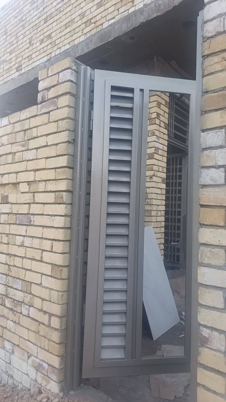 السلام عليكم صباغ كافة الابواب والشبابيك وصبغ الجدران كافة والمنازل والواجهيات شغل درجة أولا واسعار مناسبة والماعدة بلاش رقمي ‏‪***********‬‏ اتصل وتدلل أو واتساب
