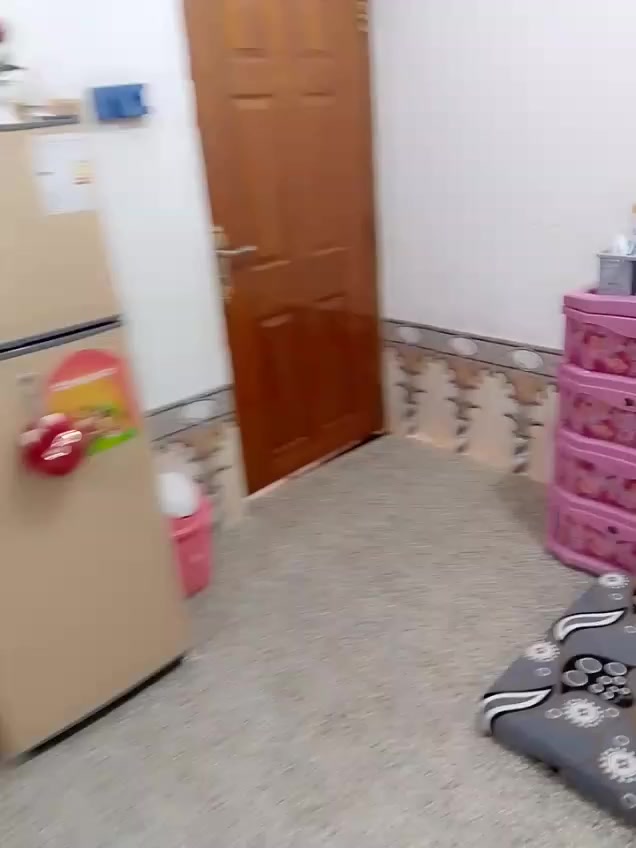 غرفه احطاطه درجه اولى شقل هيت صارت عليه ٣ملايين ع٢وربع وبيه مجال ***********
