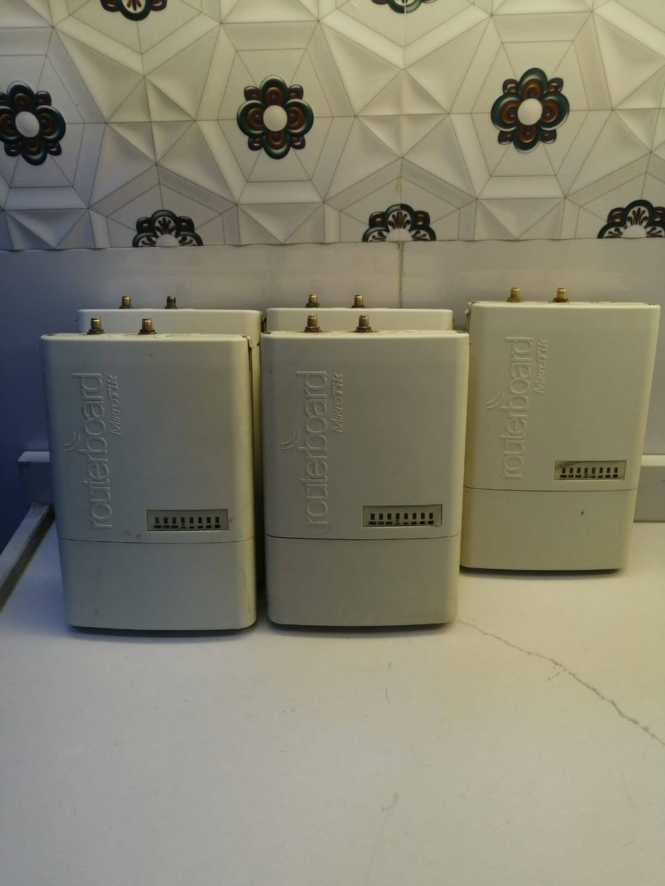 بور بيم  5AC زوج مع المحوله
دشششش  30

دش 34 UBNT زوج

سكتر لايت AC منفذ كيكا قطعه جديد جدا

سسكو 24 بورت كل البورتات كيكا 2منفذ sfp كيكا

3011 قطعه نضيف جدا

بور سبلاي بالكارتون قطعه مع محوله بور سبلاي 10امبير

بورسبلاي مستخدم نضيف 
CRS 125.     سويج

                                                   2004 كل ايثراته SFP
25 G
12G
10G

1036  10G

1036 4d SFP
    
                                                                           1009.   10G

                                                                        

سسكو 16 بورت. A.c

هب تيبلنك 24 بورت A.C

هبات  5 بورت ميكا كل البورتات

سكتر تيتانيوم 2.4

                                           

                                             

                                                             روكت M2 XW

   
 M5 M2                    

 

                                                          

                                                         

                                               
                                                           

مايكروتك 

فاربر 1000

بلوستروم.    950

912 6g قطع جدا جديده
زوجين 

بور بيم  عدد قطع نضيفه جدا

 

سويج 1036 بلاص جديد بالكارتون

2011 شاشه

سويج سسكو 2965

سسكو 24 بور 2 G

سكتر  زاويه 120  عدد  قطعه مع اسميات 

سكتر مع 912 عدد  

5g 912

دش 30 زوج

دشات ميموسا زوج

انتي نويز 26

انتي نويز 23

 راك   6 مع  ڤان سيار مع باج بنل

راك 9u بالكارتون

راك 4u بالكارتون
 

متوفر توصيل لكل محافظات العراق
***********

ضمان فحص وتشغيل

ملاحظه ملاحظه:::

متوفر اتصال او وتساب فقط فقط

