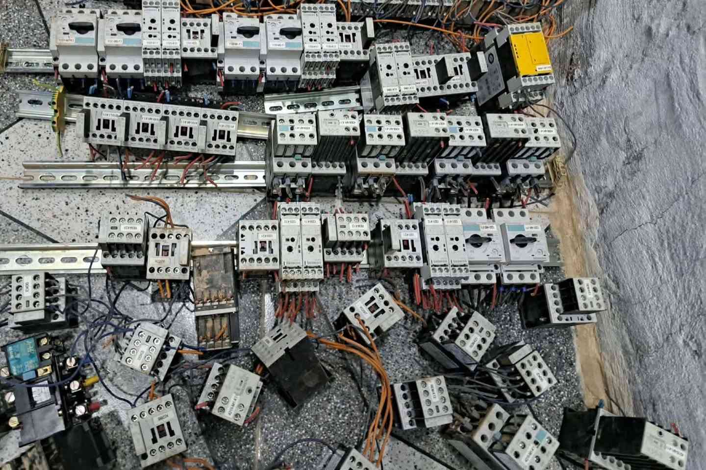 السلام عليكم للبيع شغالات عل فحص  ابيع شلع اريد سعر يسوه


**إذا كنت صاحب هذا الإعلان وتريد حذفه لأي سبب، رجاءا أرسل رسالة إلى الدعم الفني**