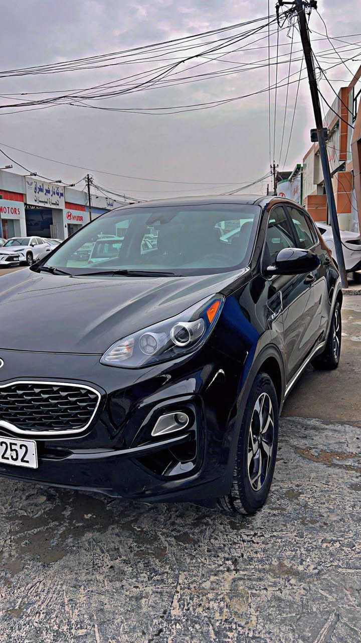 السلام عليكم كيا سبورتج موديل ٢٠٢١ لون اسود وارد أمريكي حادث جاملغ فقط بدون داخل رقم بغداد بأسمي محرك ٢٤٠٠ فورويل ومانع انحدار ومود درايف وتحديد مسار وشاشه كاربلاي كامره خلفيه تبريد قطعتين ماشيه ٦٢٠٠٠ جاهزه بدون اي نقص السعر ١٧٠ ورقه وبيه مجال  للاتصال ***********
