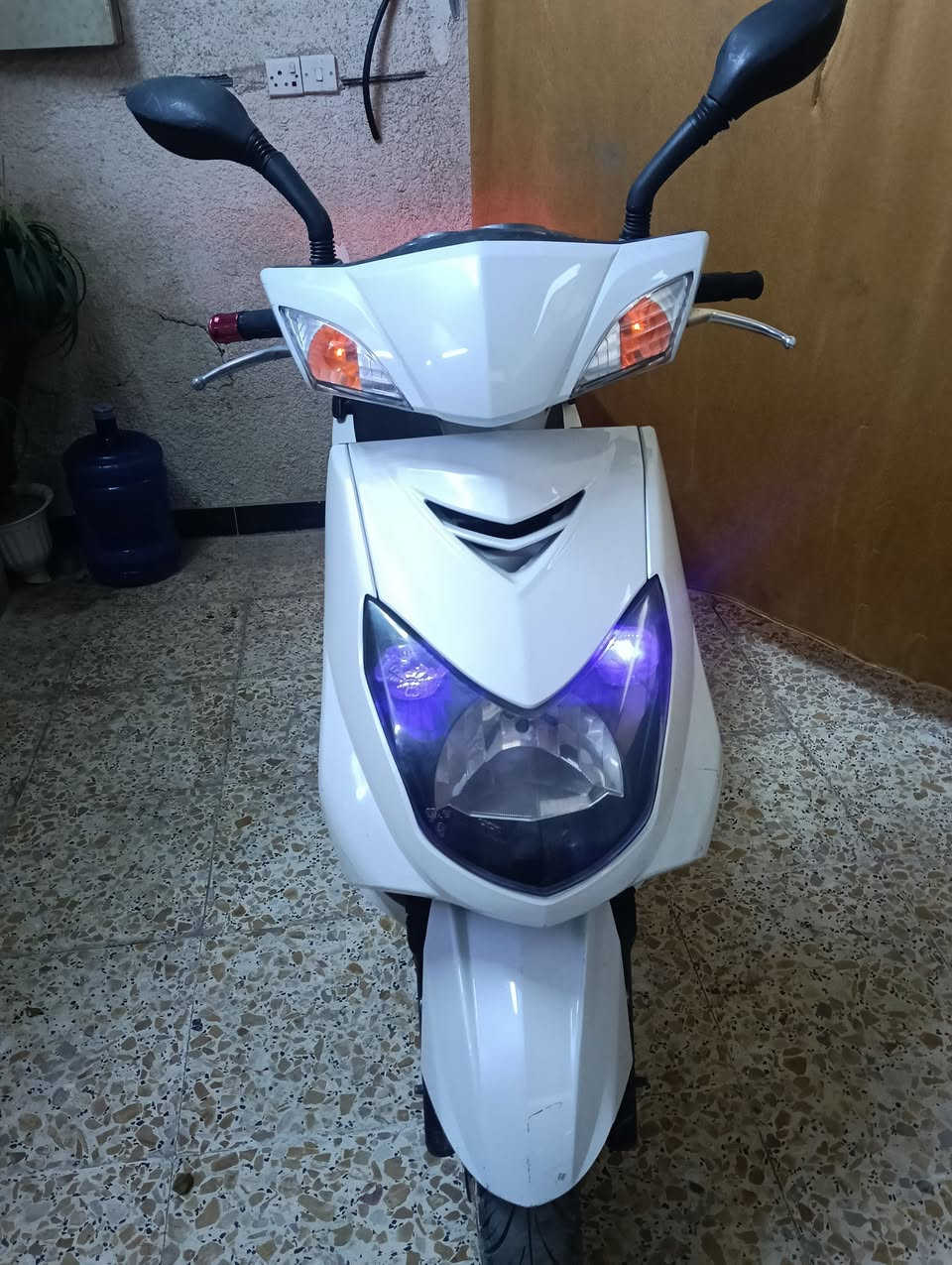 سلام عليكم دراجة سكنز للبيع حي اور ام الكبر الدراجه جديده سعره مليون وميه للستفسار  اتصل ***********
