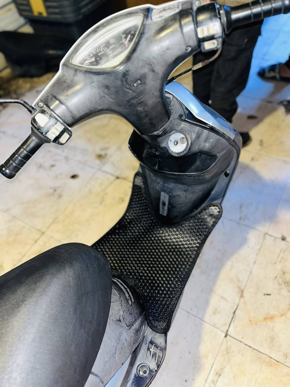 سلام عليكم :للبيع ماكس عدله بلادي ٤٩ كفاله عامه دراجه بيه ويل نجمه اصلي وشيال اصلي ويدات اصليه وصلنصه صجميه مال رمبه شلعه ومعدل مال ٥٥ معدل ١٢٠ كلهن دراجه برغي ما ناقصه كهربائيات ما كهربائيات كلههه شغاله لسعر 925 وبيه مجال رقم لهاتف:***********#لمكان كوت نعمانيه
