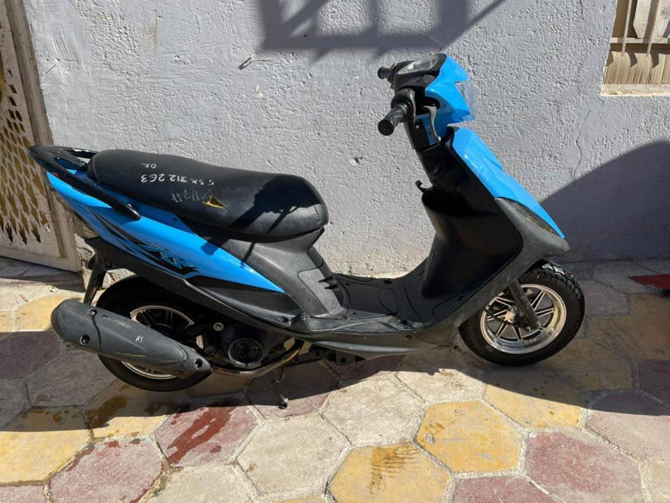 السلام عليكم دراجه ماكس عدله كفاله عامه ختم واحد وصل معرض موجود مامفتوحه شرط /مكلف بل نشر هاذا رقم رعيها ***********/العنوان الناصريه مركز المدينه قرب الساهرون
