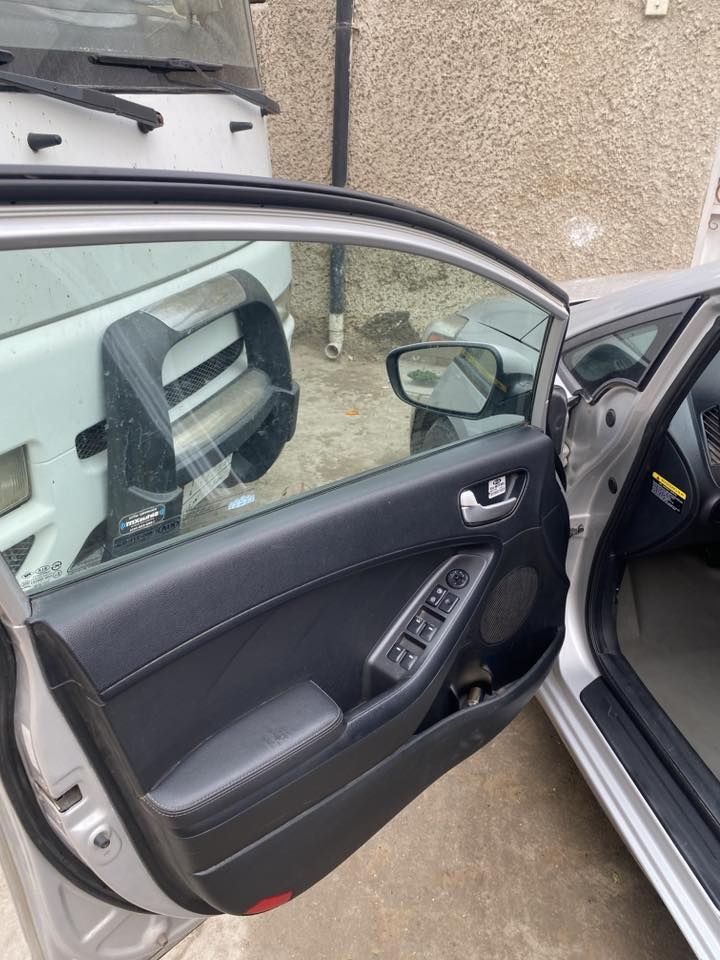 كيا فورتي 2018 اربيل باسمي تحويل مباشر ثاني يوم
مكينه وكير ومنضومه تبريد مكفولات كفاله عامه 
مكينه 2000 دوش 
الكير AT
السياره حادثه جاملغ وباب الصدر وشويه من باب خلفي بدون دواخل السياره حادثه والسونار موجودات بالصور وحادثه يرادله بولش 
السعر 120 وبيه مجال بسيط *********** واتس
