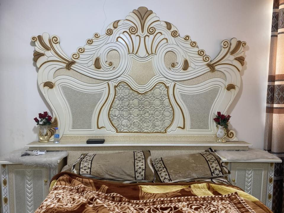 غرفه اخشاب صاج تفصال عراقي جديده الله يشهد ماصارلي 4اشهر من خذته مامسدخدمه هواي  السعر 900بيها والشراي يخابر ***********
