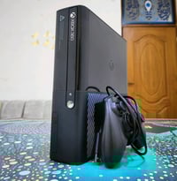 للبيع اكس بوكس 360 سوبر سلم جديد مستخدم قليل ويجي ويا يدة وحدة ما مفتو...