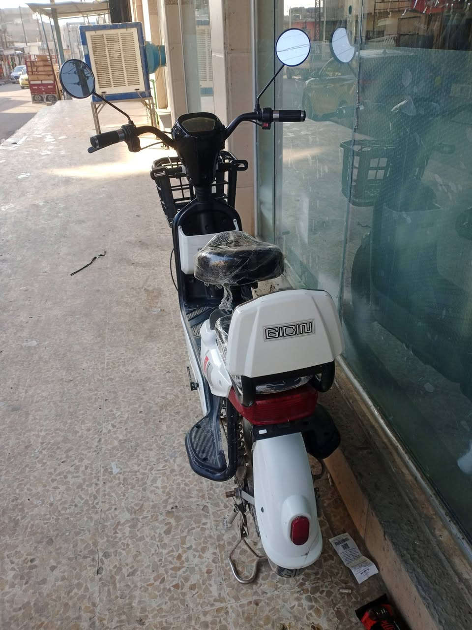 المطور شحن حجم 14 فول نضاف بطاريات شرط انطييكه يمشي 40 كيلو لل بيع السعر 165 وبي مجال ما جيتك تعال جيك بعد احله من الصوره مكان موصل الايسر ***********
