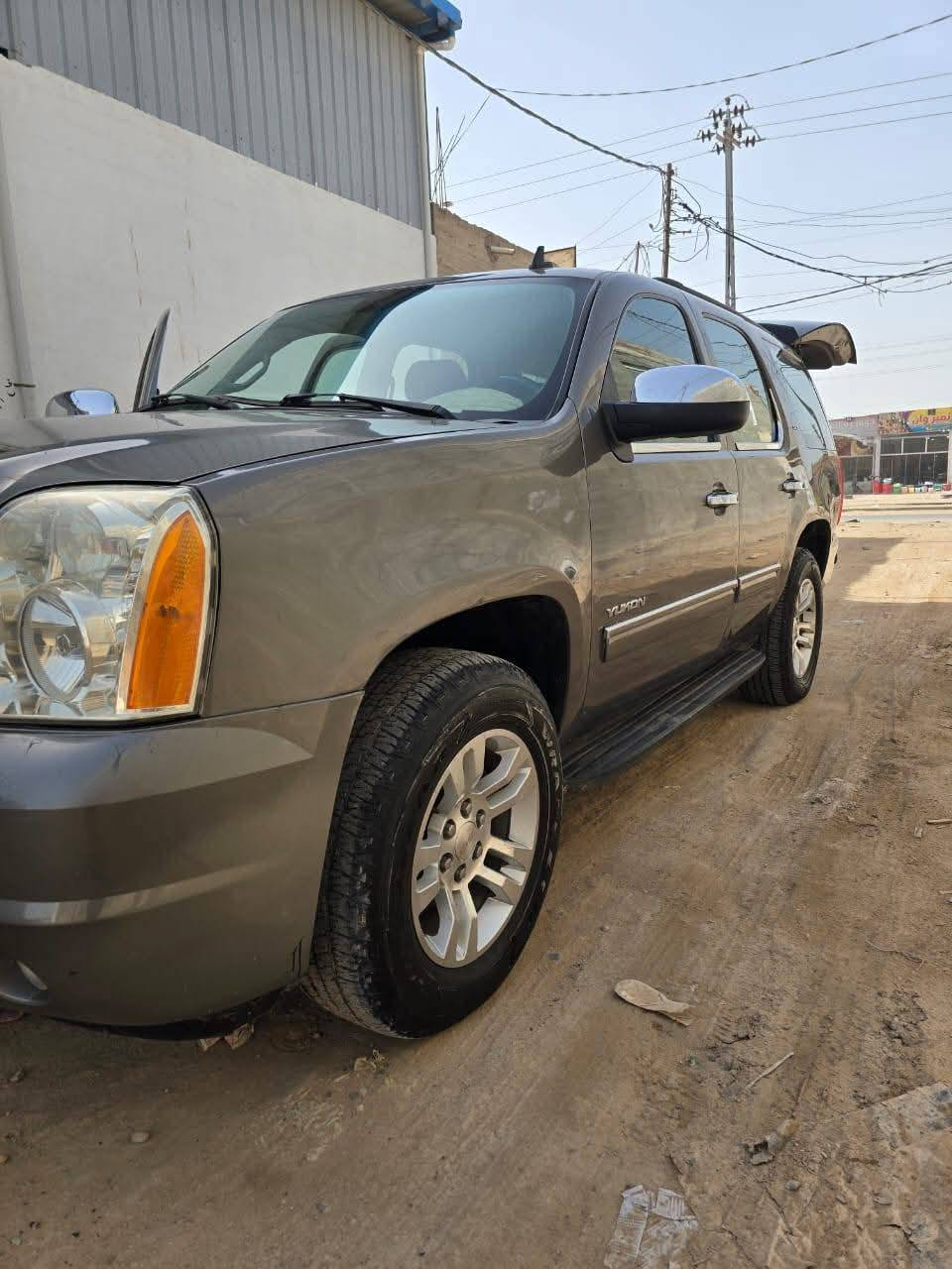 سلام عليكم جمسي موديل 2007 جاهزه وحلوه و نضيفه جناي صارلها ثلاث سنوات عندي بسمي شخصين تخم تاير و حداديه و منضومت غاز و رقم مميز وسعرها مناسب السعر 172 بيها مجال حك الجيه و السيارة مال جناي
االسيارة صبغ حزام بدون حادث قوي
مكان السيارة نجف للتواصل
    ***********
