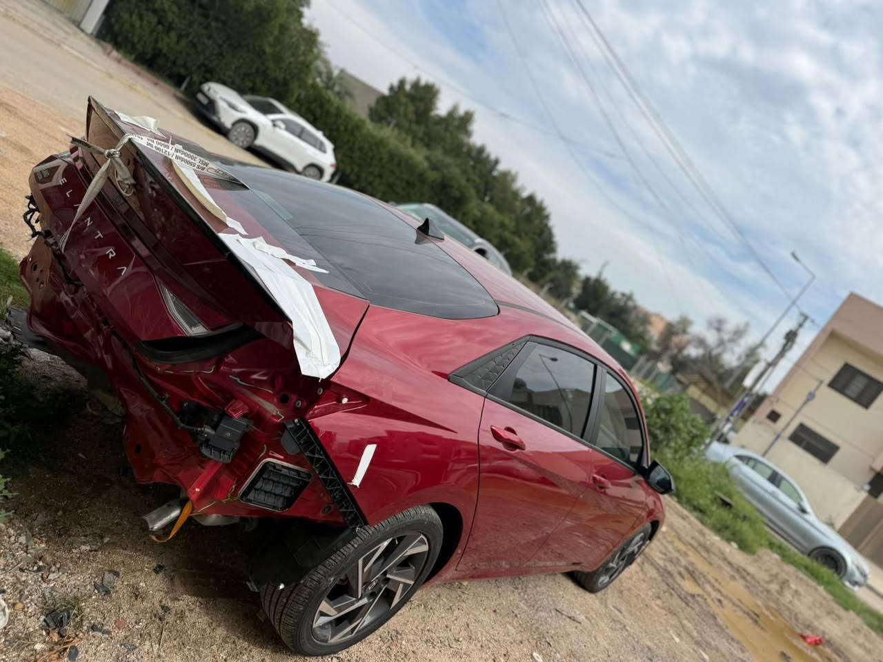 سلام عليكم
للبيع 
موديل2025
دخول جديد 
ع حادثها سيارة  
غراضها موجوده بالسياره 
بك لايتات ودعاميه خلفيه 
منفيس بسمي
ماشية6الاف 
مكان سيارة بغداد حي قادسية 
سعر143وبي مجال 
الاتصال***********
