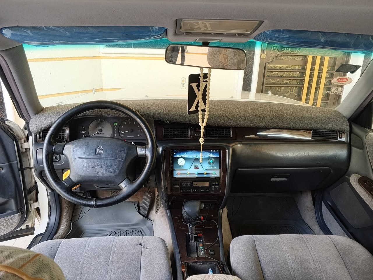 سلام عليكم راس الثور موديل 1996 للبيع مكفوله من كص ونقل جثه والضربه والرسميات سياره جديده مال جناي تخم تاير حداديه جديده مكينه بلصندوك فيشتين داخل جديد سنويه لغايه 30 شرط عقد مرور السعر 110 وبيه مجال للشراي مكان بابل القاسم رقم تلفون ***********
