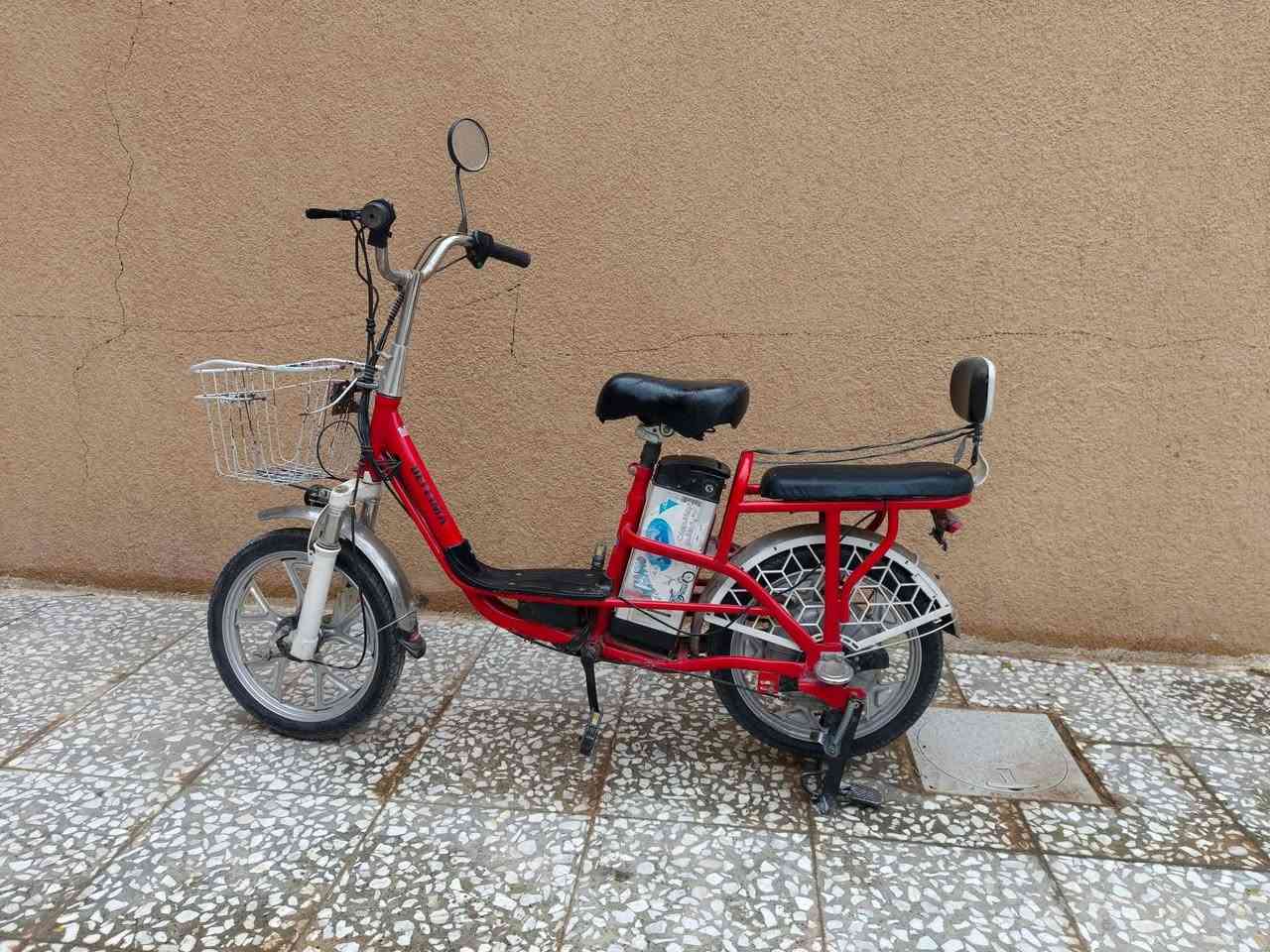 تاير حجم ١٨ .. تشغيل بصمة وسويج

بطارية ليثيوم المرغوبة.. مو كل سنة تبدل بطاريات مثل باقي الدراجات

***********
