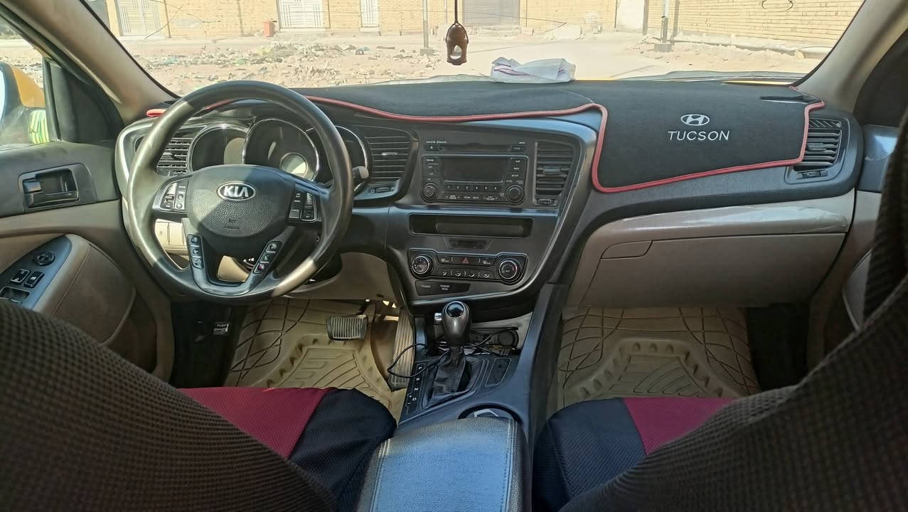 السلام عليكم اوبتما 2013 وارد امريكي ضرر طرف البنيد وضربه خفيفه ب البك لايت الخلفي فقط باقي السياره كلشي سليم بيها السياره گير ومكينه وتبريد بشرط حداديه ٧٠٪ السعر 100 وبيها مجال وباقي التفاصيل اتصل على الرقم ***********
