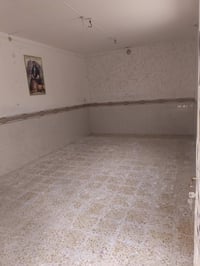 بيت الايجار بحي الجامعه  100 متر مربع عل حديقه  خلف شارع 20  طابقين 3 ...