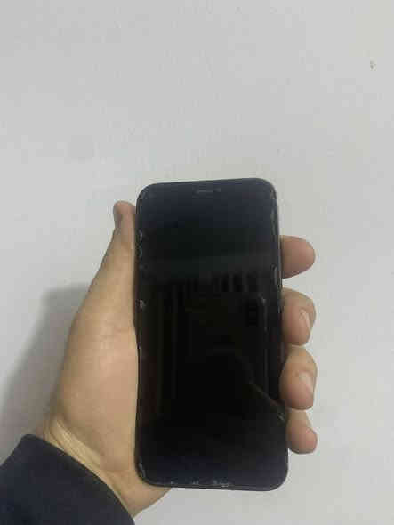 السلام عليكم ايفون 12برو ذاكره128 بطاريه 81 الجهاز بلادي ما مفتوح السعر خاص او الاتصال ***********

