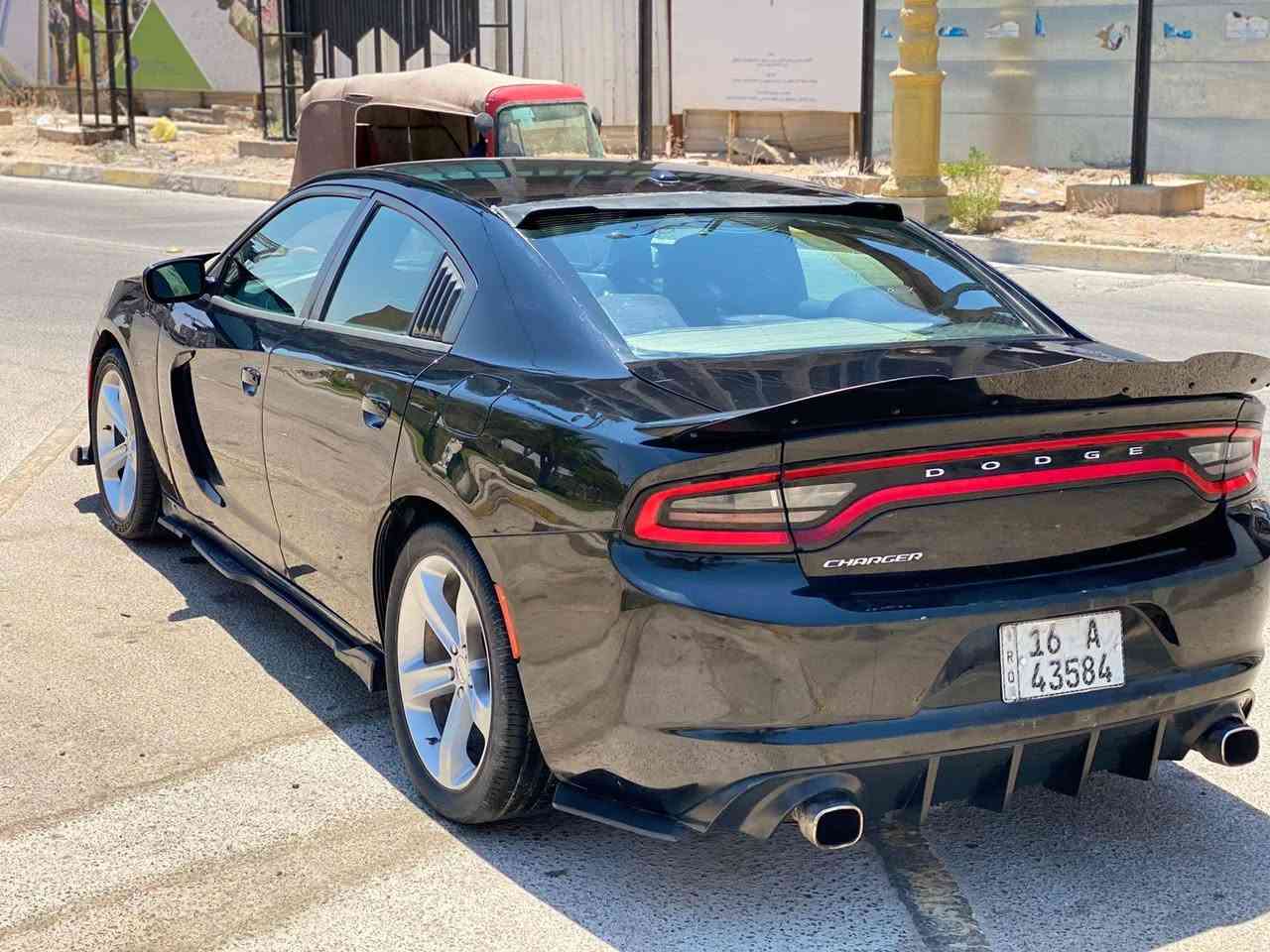 جارجر مديل 2017امريكي حادثه جاملغ خلفي فقط بدون داخل والسياره مصبوغه عام 
السعر 136مع مجال للأستفسار ***********السياره جاهزه حداديه تخم تاير تبريد محرك كير مكفولات محرك 6سلندر 3600مواصفات تحكم استيرن بصمه تشقيل بصمه ابواب تشقيل عن بعد رقم دولي بأسمي مكان كربلاء كربلاء, العراق
